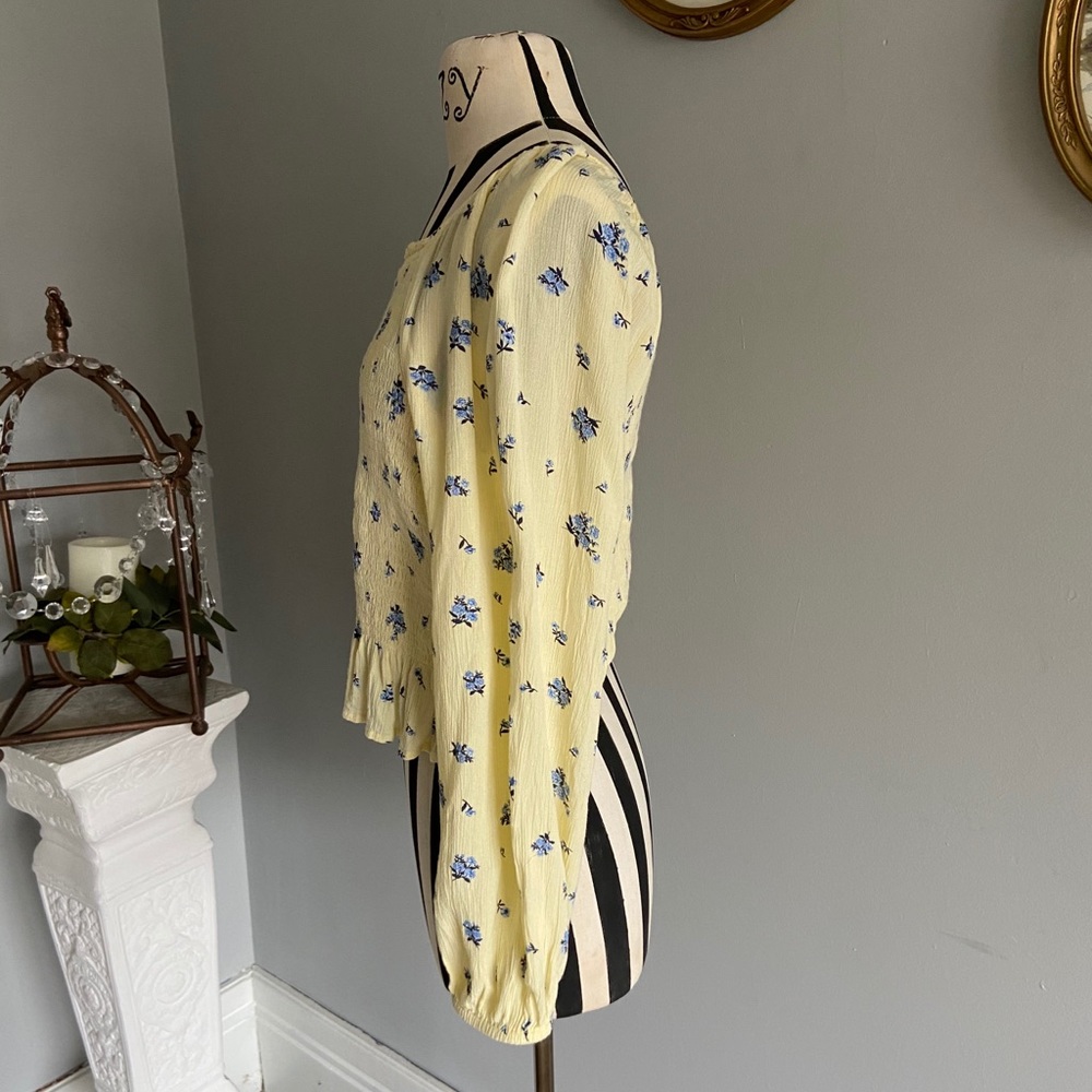 Arizona smocked cropped blouse - Picture 2 of 10